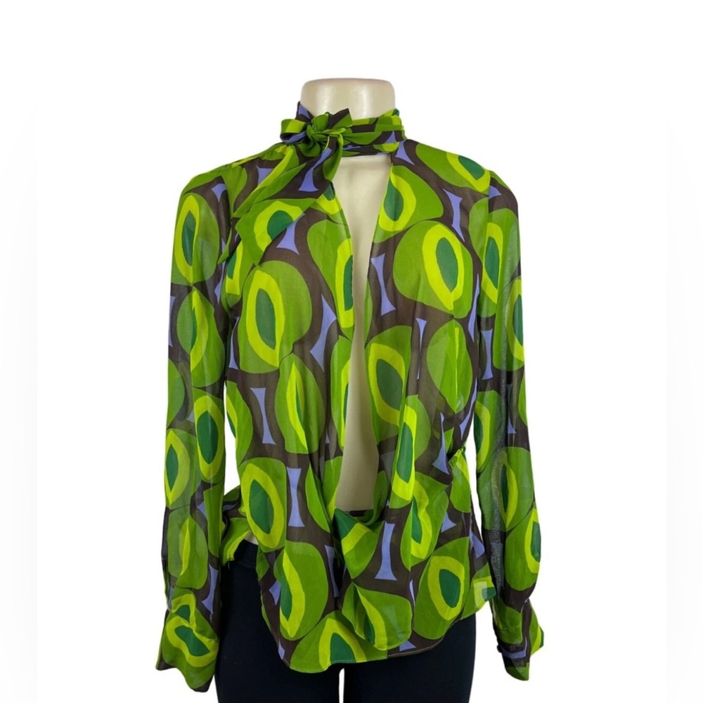 Women’s geometric retro top